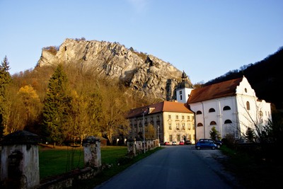 Svatý Jan pod Skálou